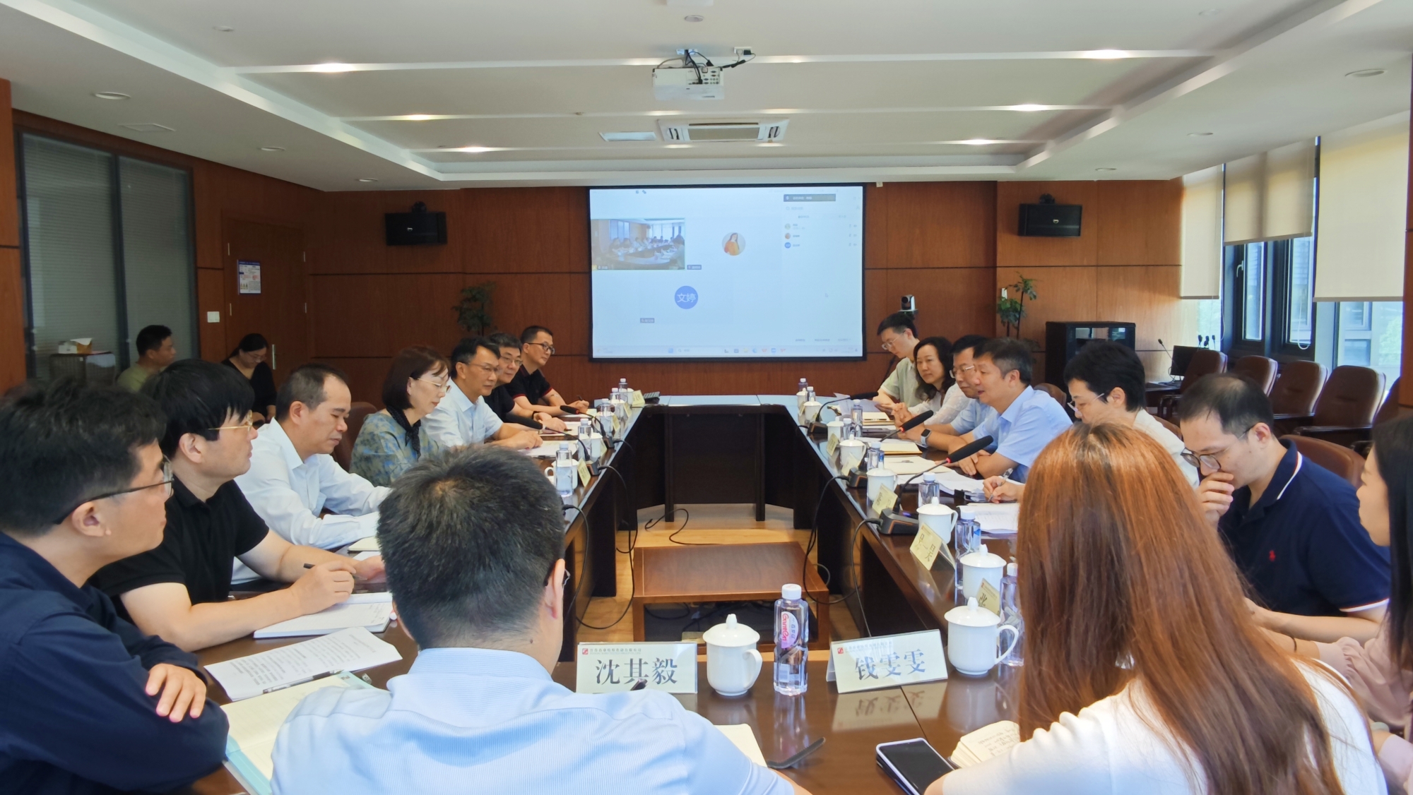 中国进出口银行总行贸易金融部总经理钟建一行到访苏豪纺织集团